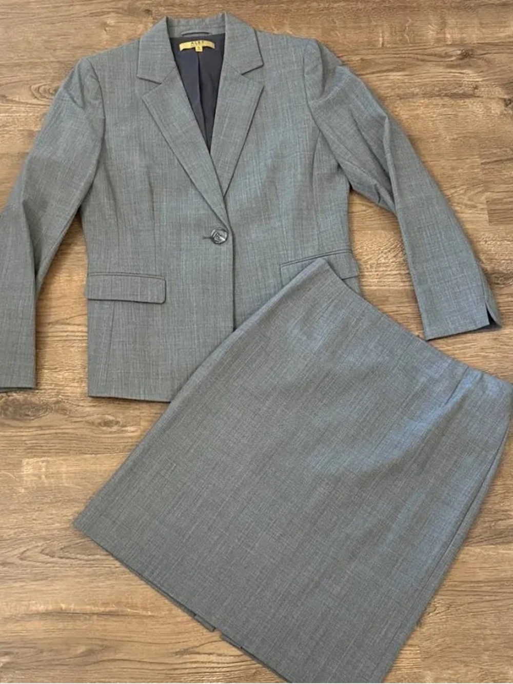 Ofuon Michel Klein Paris luxuryClassic Gray Women's Wool Suit Blazer & Skirt Set